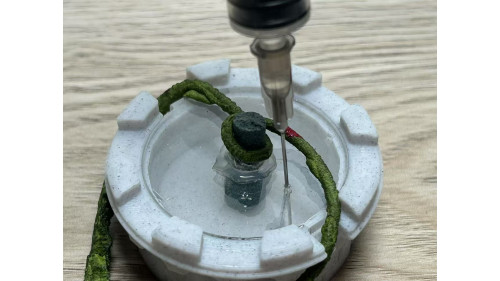 stone drinking tools (Preventing Ants bite)