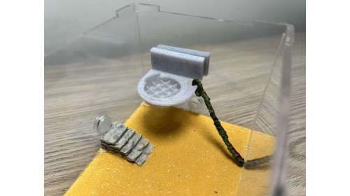 food plate on air (Preventing Ants from Drowning)