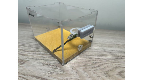 food plate on air (Preventing Ants from Drowning)